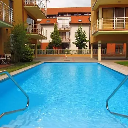 Wellness Blue Star Apartman 公寓 *