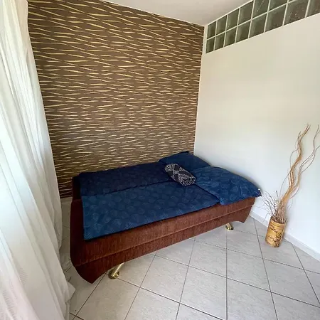 Wellness Blue Star Apartman 公寓